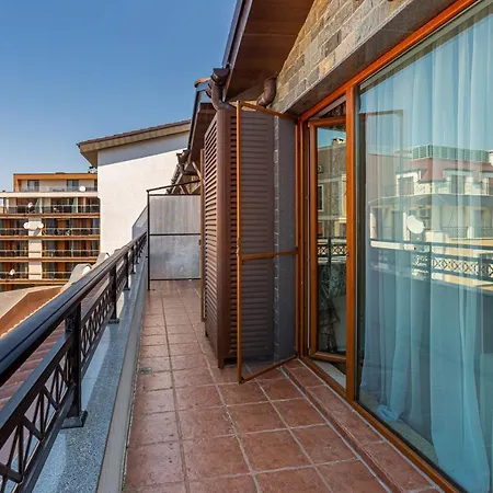 Luxury Svetlana In Rose Garden, Apartmán Pomorie