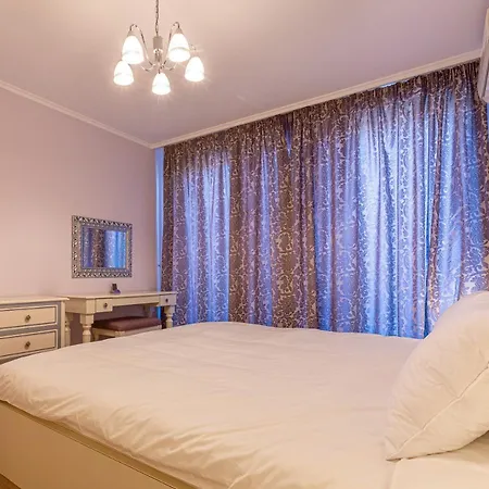 Luxury Svetlana In Rose Garden, Apartmán Pomorie