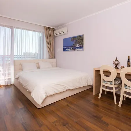 Apartmán Luxury Svetlana In Rose Garden, Pomorie