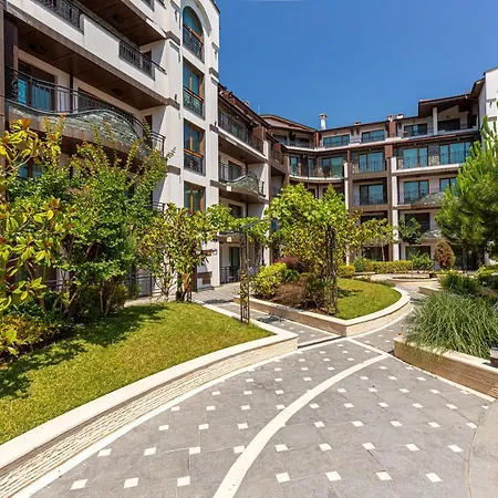 Luxury Svetlana In Rose Garden, Apartmán