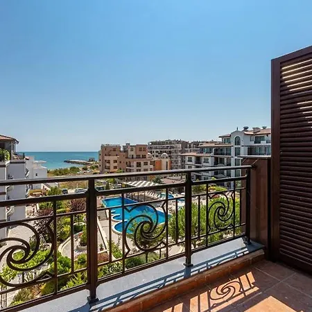 Luxury Svetlana In Rose Garden, Apartmán Pomorie